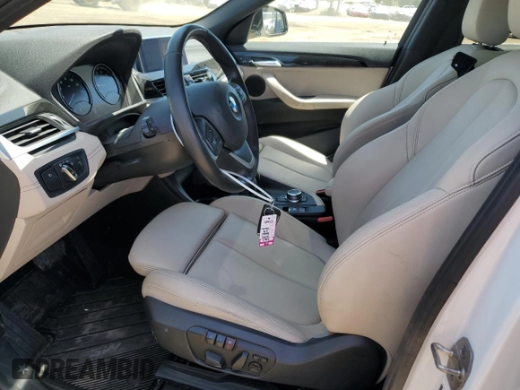 2023 BMW X2 sDrive28i z VIN WBXYH9C06P5V65784, wystawiony jako Copart lot #57108985 z przebiegiem 37 113 mil mil oraz Szkoda całkowita • Salvage title. Historia ofert i sprzedaży dostępna na DreamBid. Obrazek 7.