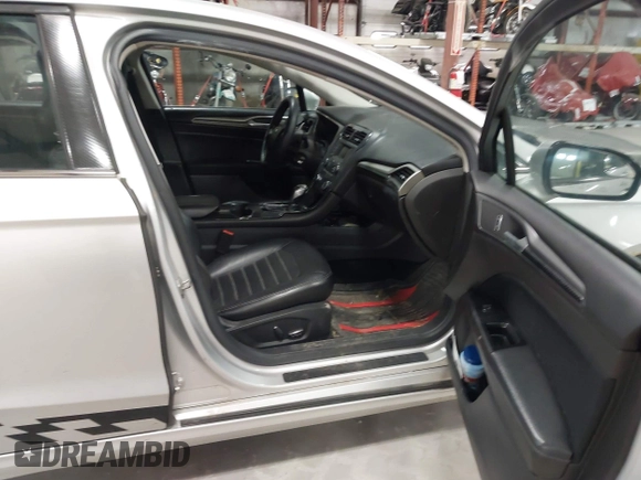2016 Ford Fusion SE with VIN 1FA6P0HD2G5101704, listed as a IAAI auction lot 41991887 with 178,110 mi miles and . Bid and sale history available at carsss.com. Image 5.