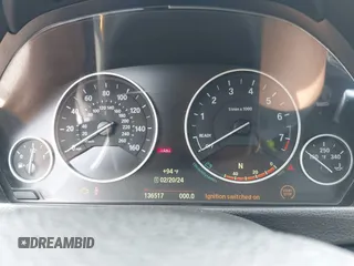 2015 BMW 3 Series 328i с VIN WBA3A5G55FNS85005, выставлен на аукционе IAAI как лот 41980680 с пробегом 136 517 миль миль и . История ставок и продаж доступна на DreamBid. Изображение 7.