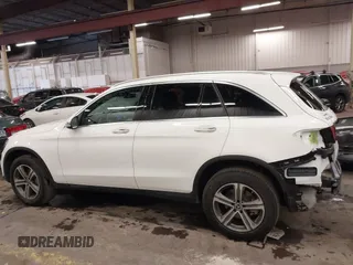 2022 Mercedes-Benz GLC 300 z VIN W1N0G8EB1NV377962, wystawiony jako IAAI lot #41651828 z przebiegiem 13 729 mil mil oraz . Historia ofert i sprzedaży dostępna na DreamBid. Obrazek 15.