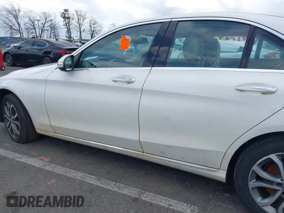 2015 Mercedes-Benz C-Class C 300 Luxury with VIN 55SWF4KB5FU026651, listed as a IAAI auction lot 41892311 with 101,285 mi miles. Bid and sale history available at carsss.com. Image 18.