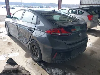 2017 Hyundai Ioniq Hybrid Blue with VIN KMHC65LC7HU040722, listed as a IAAI auction lot 41405199 with 124,049 mi miles. Bid and sale history available at carsss.com. Image 3.