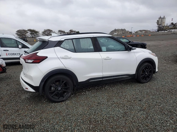 2022 Nissan Kicks SR with VIN 3N1CP5DV4NL502681, listed as a Copart auction lot 45233195 with 36,924 mi miles and Salvage Title. Bid and sale history available at carsss.com. Image 3.