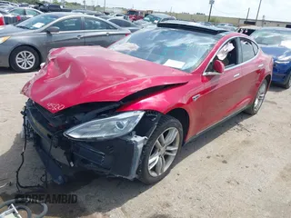 2014 Tesla Model S 60 with VIN 5YJSA1H14EFP63897, listed as a IAAI auction lot 42713272 with Not provided miles and . Bid and sale history available at DreamBid. Image 18.