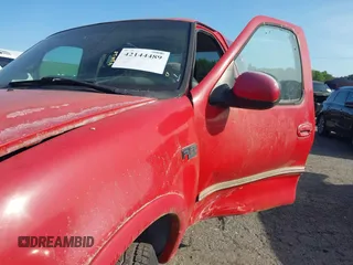1997 Ford F-150 XL с VIN 1FTDX18W9VNC35096, выставлен на аукционе IAAI как лот 42144489 с пробегом 230 646 миль миль и . История ставок и продаж доступна на DreamBid. Изображение 13.