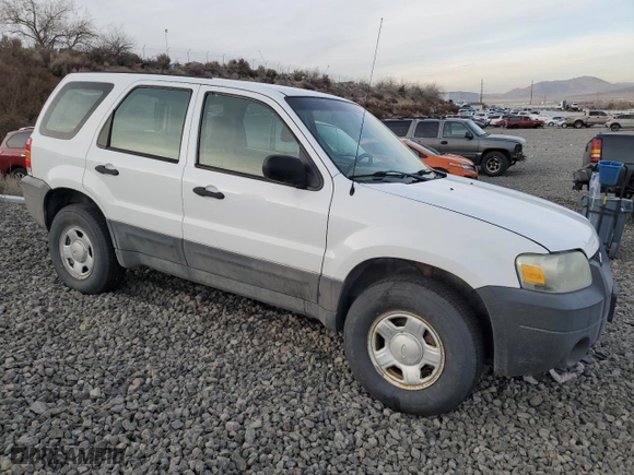 2007 Ford Escape XLS with VIN 1FMYU92Z37KA03346, listed as a Copart auction lot 84207824 with 181,969 mi miles and Clean Title. Bid and sale history available at carsss.com. Image 4.