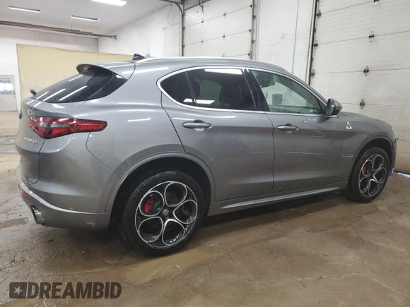 2020 Alfa Romeo Stelvio Ti z VIN ZASPAKBN1L7C88968, wystawiony jako Copart lot #51223235 z przebiegiem 79 530 mil mil oraz Szkoda całkowita • Salvage title. Historia ofert i sprzedaży dostępna na DreamBid. Obrazek 3.