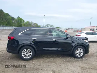 2019 Kia Sorento LX V6 with VIN 5XYPGDA55KG487091, listed as a IAAI auction lot 42007536 with 94,711 mi miles. Bid and sale history available at carsss.com. Image 13.