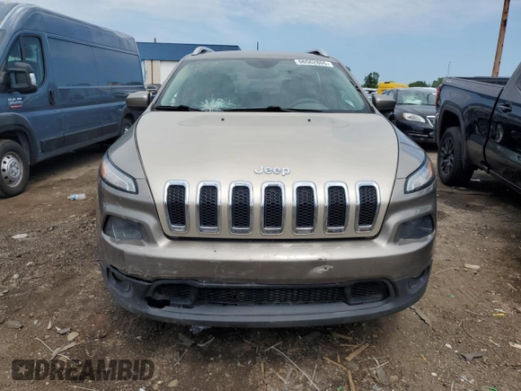 2017 Jeep Cherokee Latitude with VIN 1C4PJMCB3HW562032, listed as a Copart auction lot 66562805 with 150,303 mi miles and Clean title. Bid and sale history available at DreamBid. Image 5.