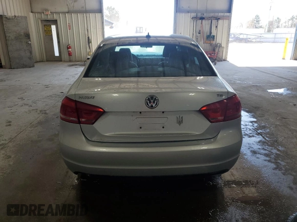 2015 Volkswagen Passat Limited Edition Edition z VIN 1VWAT7A39FC044466, wystawiony jako Copart lot #54442945 z przebiegiem 107 925 mil mil oraz Szkoda całkowita • Salvage title. Historia ofert i sprzedaży dostępna na DreamBid. Obrazek 6.