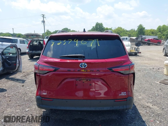 2021 Toyota Sienna XLE with VIN 5TDYSKFC5MS018541, listed as a IAAI auction lot 42579671 with 86,949 mi miles and . Bid and sale history available at DreamBid. Image 17.