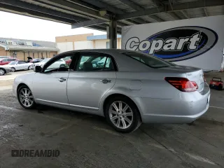 2008 Toyota Avalon XL z VIN 4T1BK36B28U321261, wystawiony jako Copart lot #60431595 z przebiegiem 178 799 mil mil oraz Czysty tytuł • Clean title. Historia ofert i sprzedaży dostępna na DreamBid. Obrazek 2.