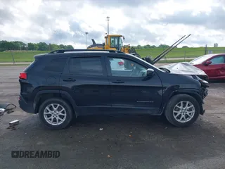 2016 Jeep Cherokee Sport with VIN 1C4PJMAB8GW290174, listed as a IAAI auction lot 42289832 with 155,186 mi miles and . Bid and sale history available at DreamBid. Image 14.
