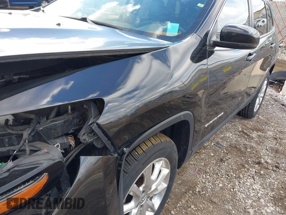 2014 Jeep Cherokee Limited with VIN 1C4PJMDS3EW211129, listed as a IAAI auction lot 41877310 with 91,791 mi miles and . Bid and sale history available at DreamBid. Image 20.