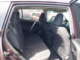 2018 Toyota RAV4 XLE z VIN 2T3WFREV2JW468231, wystawiony jako IAAI lot #42288978 z przebiegiem 109 779 mil mil oraz . Historia ofert i sprzedaży dostępna na DreamBid. Obrazek 8.