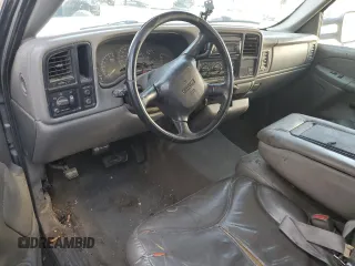 2000 GMC Sierra 2500 SLE z VIN 1GTGC29UXYE185051, wystawiony jako Copart lot #69256164 z przebiegiem 217 834 mil mil oraz Szkody całkowita. Historia ofert i sprzedaży dostępna na DreamBid. Obrazek 8.