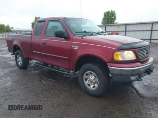 2003 Ford F-150 XL z VIN 2FTPX18LX3CA51615, wystawiony jako IAAI lot #42274796 z przebiegiem 152 808 mil mil oraz . Historia ofert i sprzedaży dostępna na DreamBid. Obrazek 1.