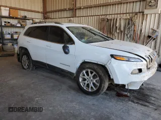 2018 Jeep Cherokee Latitude Plus with VIN 1C4PJLLX3JD511749, listed as a Copart auction lot 85061734 with 86,669 mi miles and Salvage Title. Bid and sale history available at carsss.com. Image 4.