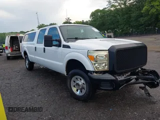 2013 Ford F-250 XL z VIN 1FT7W2B66DEB10358, wystawiony jako IAAI lot #42225221 z przebiegiem 289 798 mil mil oraz . Historia ofert i sprzedaży dostępna na DreamBid. Obrazek 1.