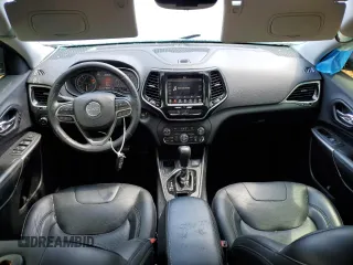 2019 Jeep Cherokee Limited с VIN 1C4PJLDB3KD381282, выставлен на аукционе Copart как лот 54244145 с пробегом 82 319 миль миль и Списание • Salvage title. История ставок и продаж доступна на DreamBid. Изображение 8.