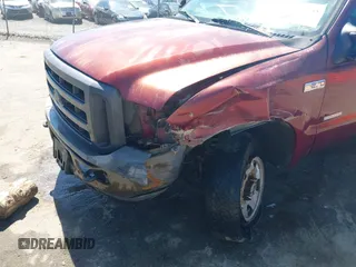 2005 Ford F-250 XL z VIN 1FTSX21P45EA18667, wystawiony jako IAAI lot #42117348 z przebiegiem 324 883 mil mil oraz . Historia ofert i sprzedaży dostępna na DreamBid. Obrazek 6.