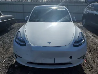 2022 Tesla Model Y Long Range with VIN 7SAYGDEE6NF454386, listed as a Copart auction lot 43506955 with 45,911 mi miles and Salvage Title. Bid and sale history available at DreamBid. Image 5.