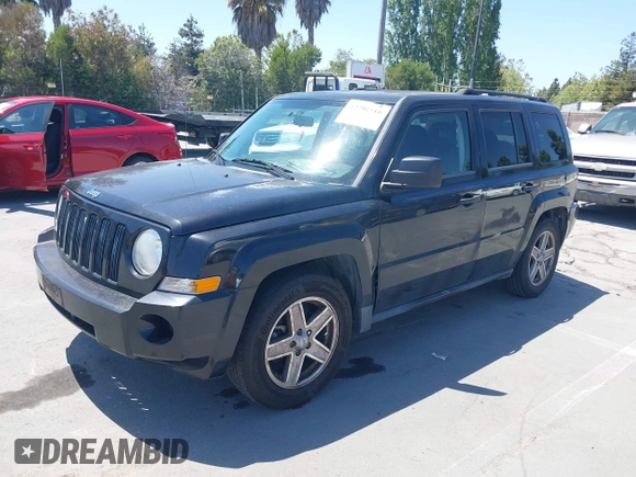 2008 Jeep Patriot Sport with VIN 1J8FF28W58D547405, listed as a IAAI auction lot 42201516 with 130,818 mi miles. Bid and sale history available at carsss.com. Image 2.
