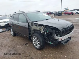 2018 Jeep Cherokee Latitude with VIN 1C4PJLCB6JD588989, listed as a IAAI auction lot 41319570 with 71,333 mi miles. Bid and sale history available at carsss.com. Image 1.