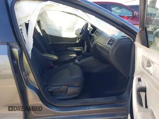 2014 Volkswagen Jetta S z VIN 3VW2K7AJ7EM275448, wystawiony jako IAAI lot #41835358 z przebiegiem 149 272 mil mil oraz . Historia ofert i sprzedaży dostępna na DreamBid. Obrazek 5.