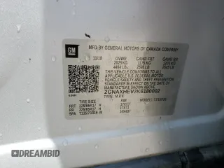 2019 Chevrolet Equinox LS z VIN 2GNAXHEV7K6180002, wystawiony jako Copart lot #55393785 z przebiegiem 166 487 mil mil oraz Szkody całkowita. Historia ofert i sprzedaży dostępna na DreamBid. Obrazek 13.