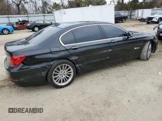 2015 BMW 7 Series 750Li with VIN WBAYE8C51FD781877, listed as a Copart auction lot 44023825 with 91,370 mi miles and Salvage Title. Bid and sale history available at carsss.com. Image 3.