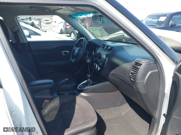 2018 Kia Soul with VIN KNDJN2A29J7892050, listed as a IAAI auction lot 41847303 with 104,332 mi miles. Bid and sale history available at carsss.com. Image 5.