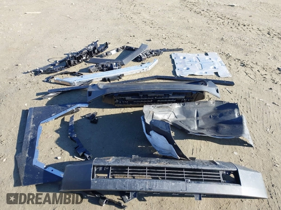 2024 Tesla Cybertruck z VIN 7G2CEHEDXRA022640, wystawiony jako IAAI lot #41423630 z przebiegiem 18 474 mil mil oraz . Historia ofert i sprzedaży dostępna na DreamBid. Obrazek 12.