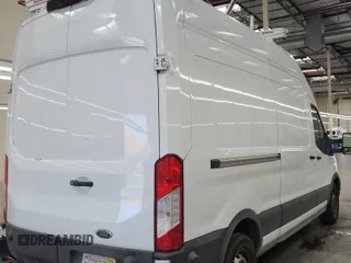2020 Ford Transit Cargo z VIN 1FTBR1XG3LKB79165, wystawiony jako IAAI lot #42763042 z przebiegiem 140 992 mil mil oraz . Historia ofert i sprzedaży dostępna na DreamBid. Obrazek 43.