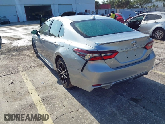 2023 Toyota Camry SE with VIN 4T1G11AK5PU750719, listed as a IAAI auction lot 42133210 with 55,688 mi miles. Bid and sale history available at carsss.com. Image 3.
