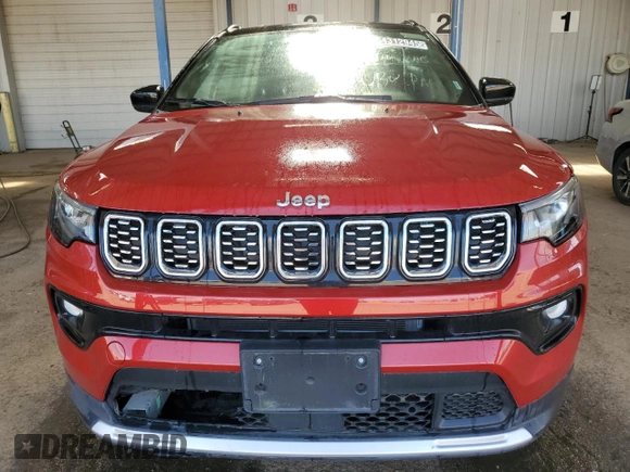 2025 Jeep Compass Limited z VIN 3C4NJDCN9ST552801, wystawiony jako Copart lot #64312945 z przebiegiem 3 401 mil mil oraz Szkoda całkowita • Salvage title. Historia ofert i sprzedaży dostępna na DreamBid. Obrazek 5.