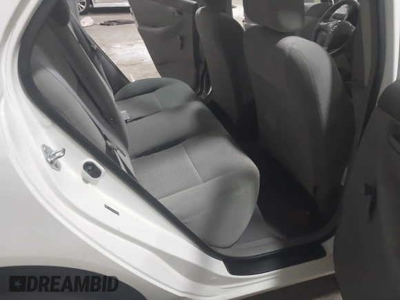 2006 Toyota Corolla CE with VIN JTDBR32E260063831, listed as a IAAI auction lot 42002769 with 90,707 mi miles and . Bid and sale history available at DreamBid. Image 8.