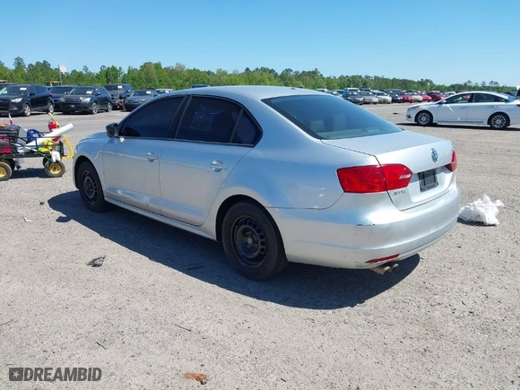 2014 Volkswagen Jetta Sedan S with VIN 3VW2K7AJ6EM220778, listed as a IAAI auction lot 42035805 with 131,524 mi miles. Bid and sale history available at carsss.com. Image 3.