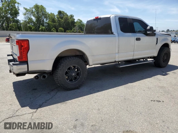 2017 Ford F-250 XL z VIN 1FT7X2AT7HEC55158, wystawiony jako Copart lot #59394225 z przebiegiem 256 564 mil mil oraz Szkoda całkowita • Salvage title. Historia ofert i sprzedaży dostępna na DreamBid. Obrazek 3.