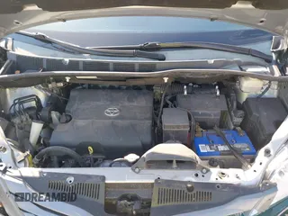 2013 Toyota Sienna XLE AAS with VIN 5TDYK3DC1DS391293, listed as a IAAI auction lot 41694041 with 181,913 mi miles. Bid and sale history available at carsss.com. Image 10.