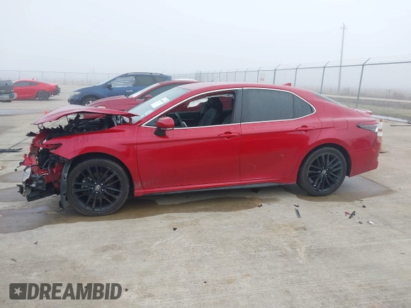2021 Toyota Camry XSE z VIN 4T1K61AKXMU426592, wystawiony jako IAAI lot #41651425 z przebiegiem 56 485 mil mil oraz . Historia ofert i sprzedaży dostępna na DreamBid. Obrazek 14.
