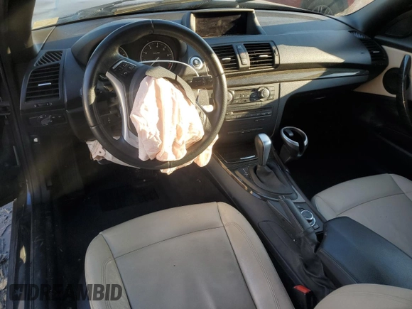 2013 BMW 1 Series 128i с VIN WBAUL7C56DVU09909, выставлен на аукционе Copart как лот 89133495 с пробегом Не указан миль и Списание • Salvage title. История ставок и продаж доступна на DreamBid. Изображение 8.