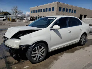 2006 Volkswagen Jetta 2.5L z VIN 3VWRG71K46M781815, wystawiony jako Copart lot #51597385 z przebiegiem 132 401 mil mil oraz Szkoda całkowita • Salvage title. Historia ofert i sprzedaży dostępna na DreamBid. Obrazek 1.