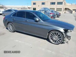2021 Mercedes-Benz C 300 z VIN W1KWF8DB5MR646497, wystawiony jako IAAI lot #41681477 z przebiegiem 98 654 mil mil oraz . Historia ofert i sprzedaży dostępna na DreamBid. Obrazek 1.