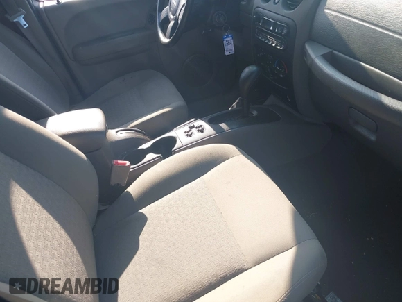 2007 Jeep Liberty Sport z VIN 1J4GL48K77W641490, wystawiony jako IAAI lot #42139494 z przebiegiem 110 746 mil mil oraz . Historia ofert i sprzedaży dostępna na DreamBid. Obrazek 5.