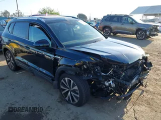2023 Volkswagen Taos SE z VIN 3VVEX7B2XPM362290, wystawiony jako IAAI lot #41923630 z przebiegiem 16 234 mil mil oraz . Historia ofert i sprzedaży dostępna na DreamBid. Obrazek 1.