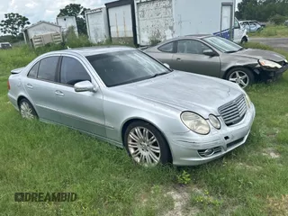 2007 Mercedes-Benz E 350 z VIN WDBUF56XX7B076632, wystawiony jako Copart lot #59032795 z przebiegiem 130 410 mil mil oraz Szkoda całkowita • Salvage title. Historia ofert i sprzedaży dostępna na DreamBid. Obrazek 1.