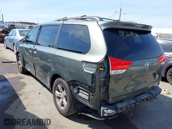 2013 Toyota Sienna LE AAS with VIN 5TDKK3DC8DS320002, listed as a IAAI auction lot 41839777 with 160,552 mi miles. Bid and sale history available at carsss.com. Image 3.