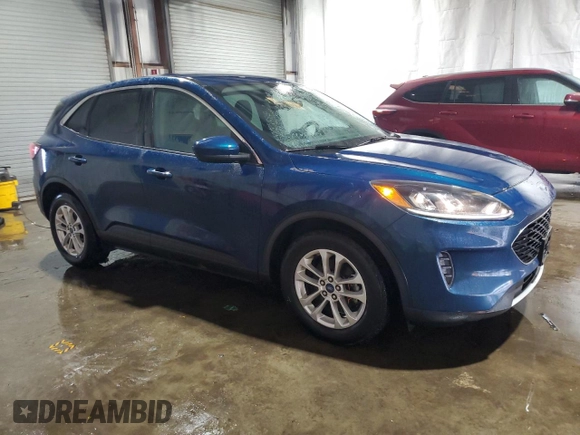 2020 Ford Escape SE z VIN 1FMCU0G69LUB80597, wystawiony jako Copart lot #60871915 z przebiegiem 74 291 mil mil oraz Czysty tytuł • Clean title. Historia ofert i sprzedaży dostępna na DreamBid. Obrazek 4.