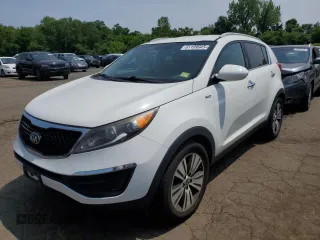 2016 Kia Sportage EX z VIN KNDPCCAC2G7803328, wystawiony jako Copart lot #61109045 z przebiegiem 130 134 mil mil oraz Czysty tytuł • Clean title. Historia ofert i sprzedaży dostępna na DreamBid. Obrazek 1.
